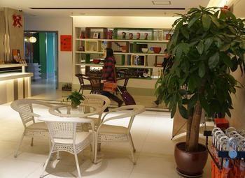 Motel 168 Shanghai Pudong Huinan Metro Station Tesco Eksteriør billede